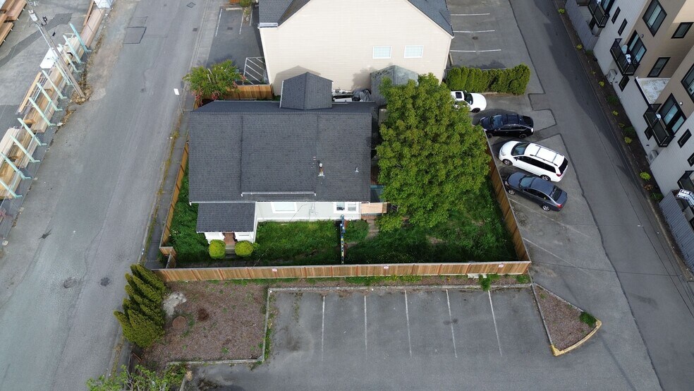 More Photos Of 2001-2011 Commercial Ave, Anacortes Storefront Retail Office For Sale