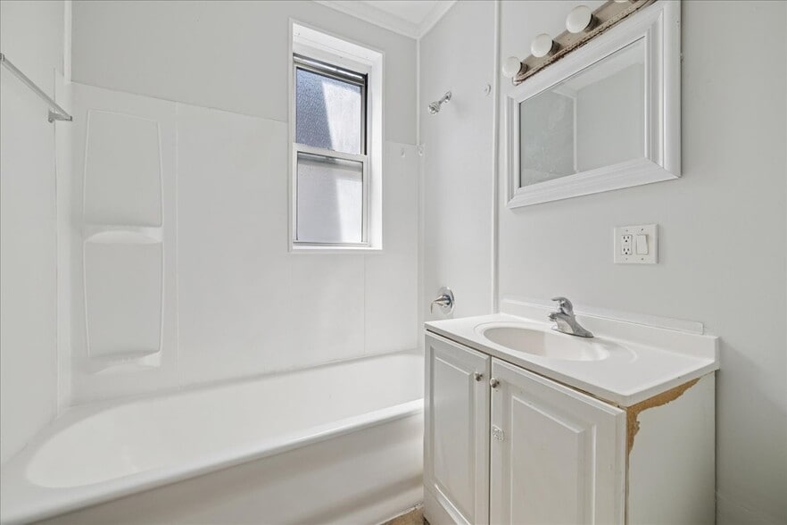 More Photos Of 4530 King Dr, Chicago Apartments For Sale