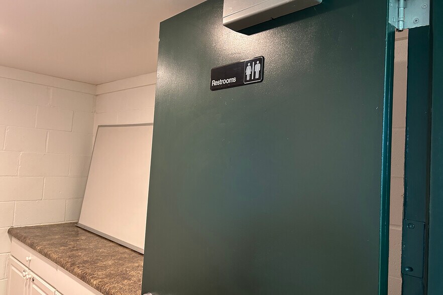 More Photos Of 1001 E Tulip Road, Solsberry Office For Lease