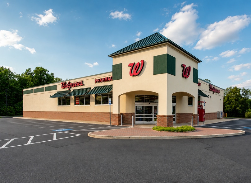 Primary Photo Of 5999 Summit Bridge Rd, Townsend Drugstore For Sale