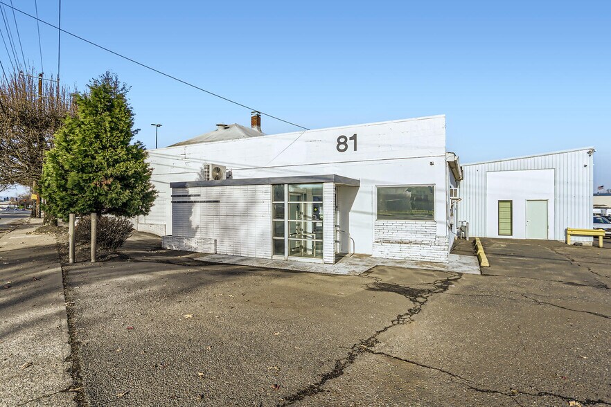 More Photos Of 81 NE Columbia Blvd, Portland Industrial For Sale