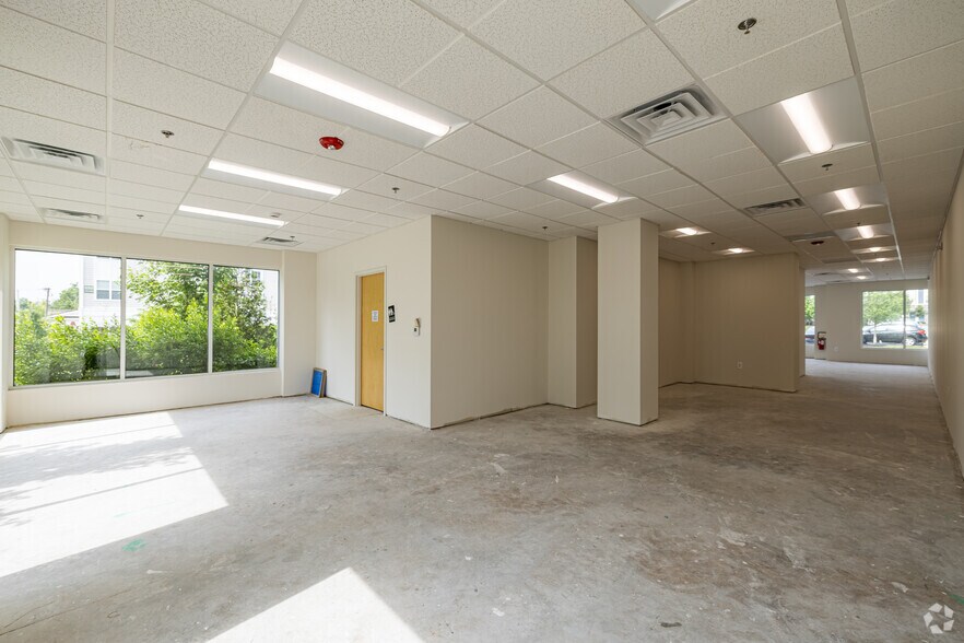 More Photos Of 1 Housel Cir, Hillsborough Apartments For Lease