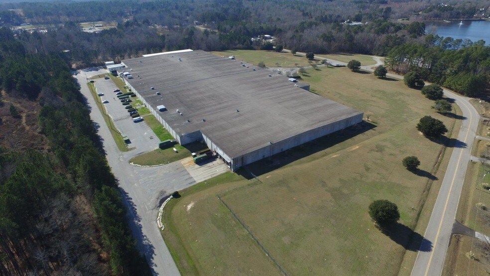 More Photos Of 32 Rabbit Trl, Edgefield Warehouse For Lease