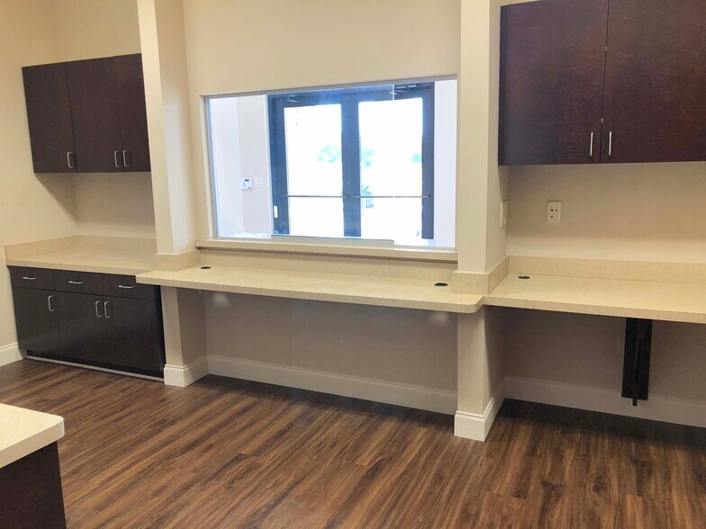 More Photos Of 6513 Preston Rd, Plano Office For Sale