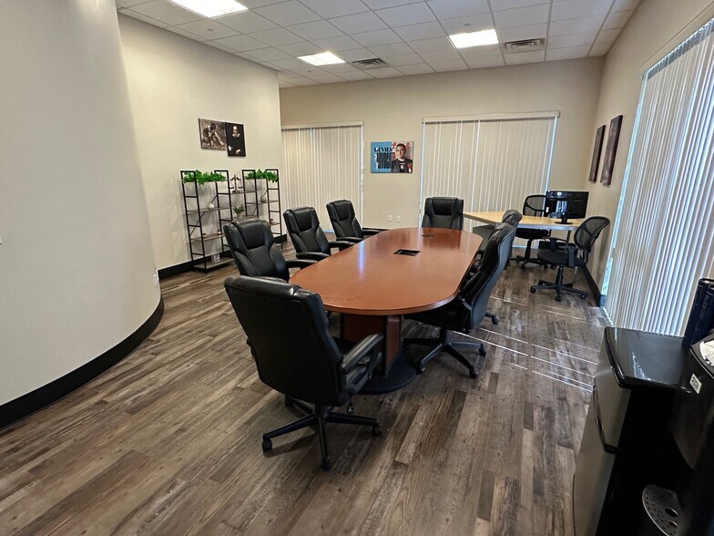 More Photos Of 4974 S Rainbow Blvd, Las Vegas Office For Sale