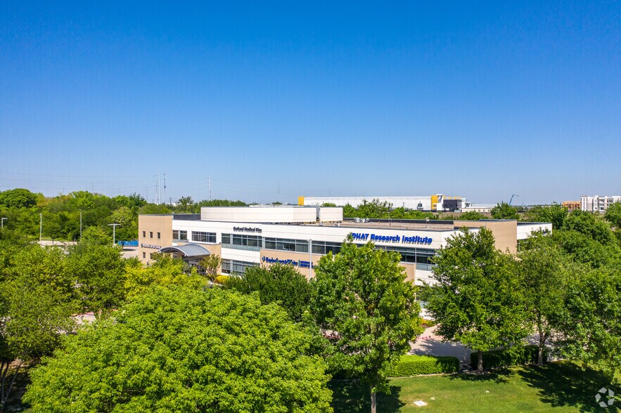 More Photos Of 7150 N President George Bush Tpke, Garland Medical For Lease