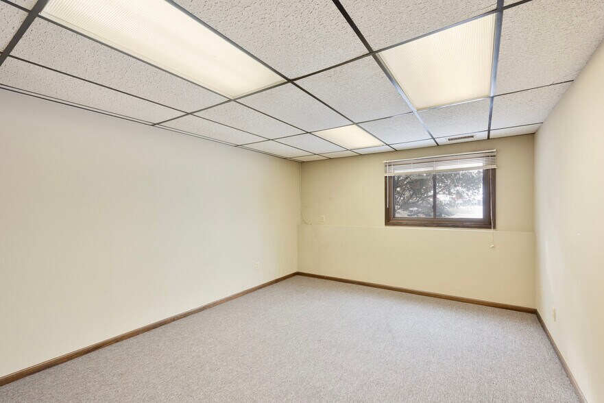 More Photos Of 6957 NW Highway 10, Anoka Office For Lease