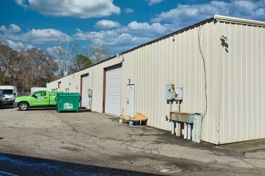 More Photos Of 100-108 Dorchester Manor Blvd, North Charleston Warehouse For Lease