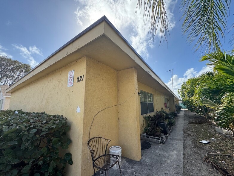 More Photos Of 821 S H St, Lake Worth Apartments For Sale