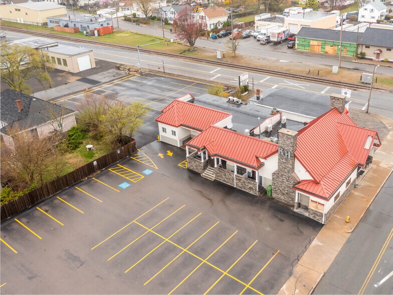 More Photos Of 176 Columbus Ave, Pawtucket General Retail For Sale