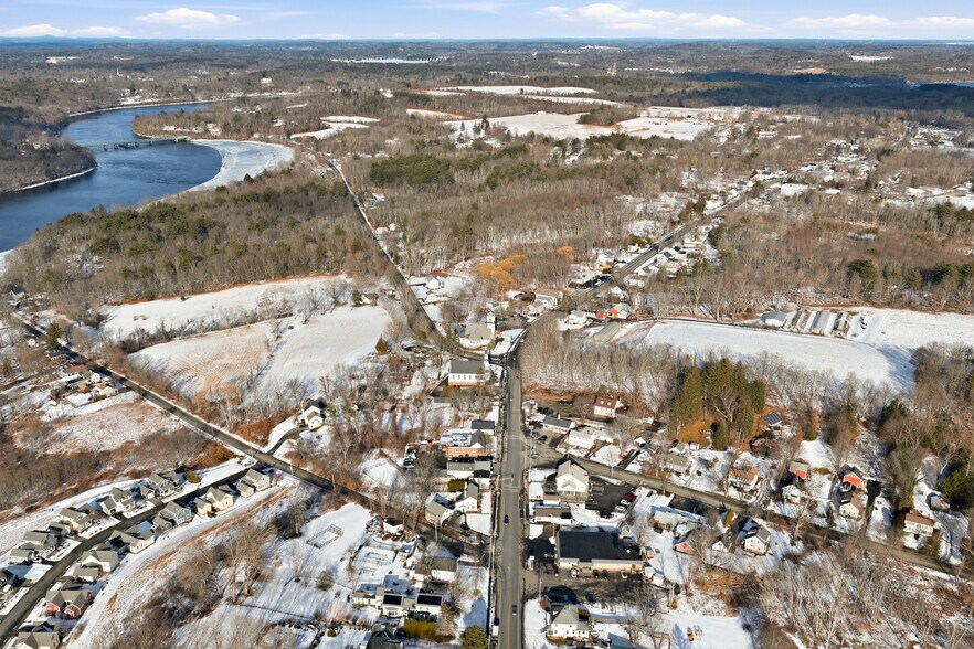 More Photos Of 284 Main St, West Newbury Post Office For Sale