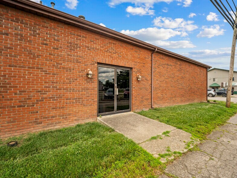 More Photos Of 215 Main St, Huntington Light Distribution For Sale