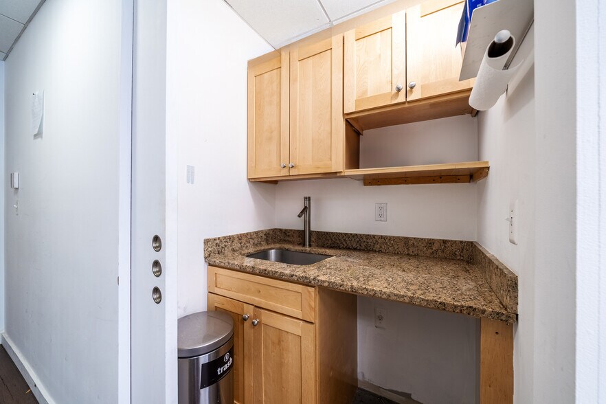 More Photos Of 36-42-42 Newark St, Hoboken Storefront Retail Residential For Lease