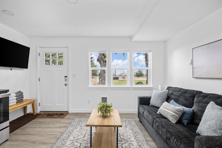 More Photos Of Ocean Rogue Inn, Rockaway Beach Hospitality For Sale