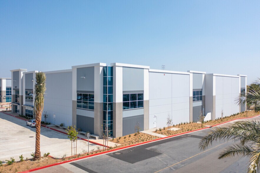 More Photos Of 11557 Foothill Blvd, Rancho Cucamonga Warehouse For Lease