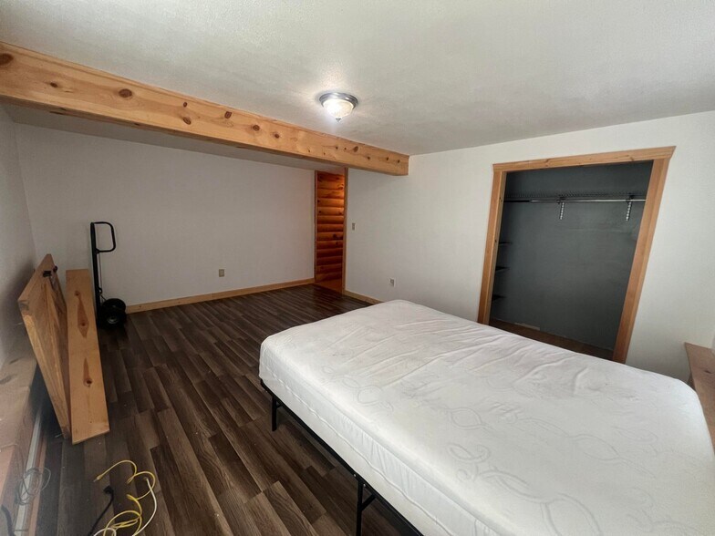 More Photos Of 380 S Main St, De Graff Light Manufacturing For Sale