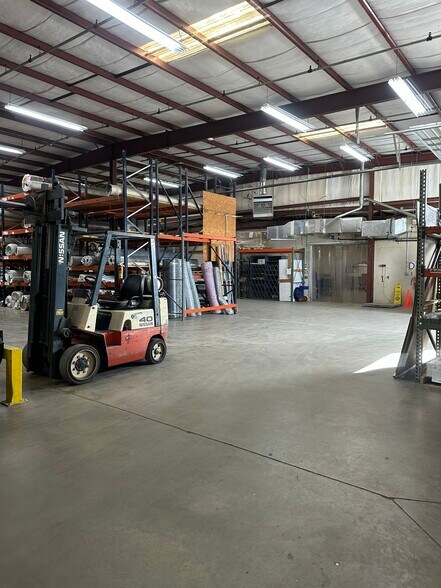 More Photos Of 300 Commerce Blvd, Bogart Warehouse For Lease