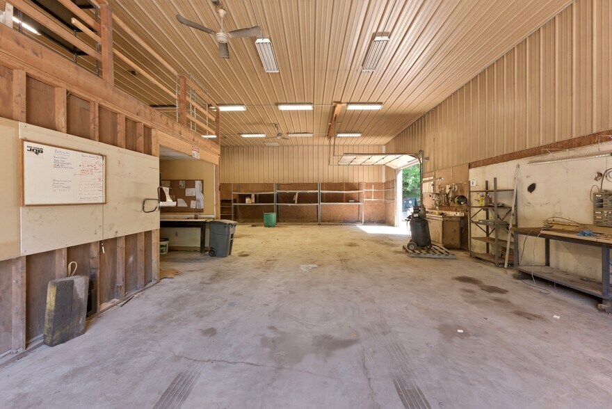 More Photos Of 86 Eastman St, Mansfield Specialty For Sale