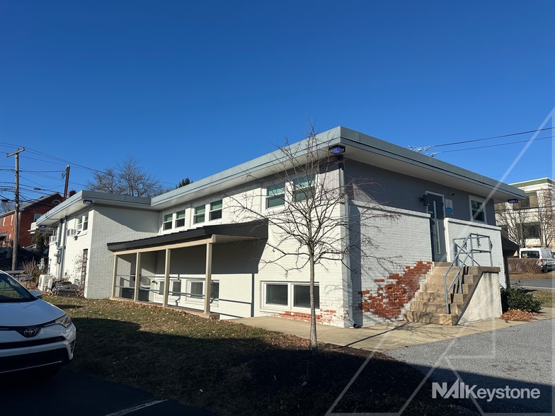 Primary Photo Of 3301 Schoolhouse Ln, Harrisburg Medical For Lease