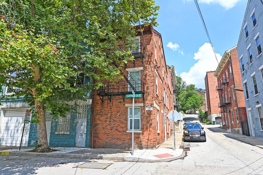 Primary Photo Of 226 E Clifton Ave, Cincinnati Apartments For Sale