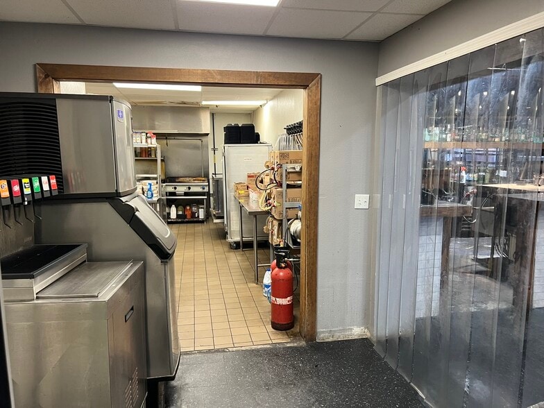 More Photos Of 2301 Crutchfield St, Chattanooga General Retail For Sale