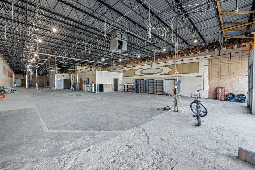 More Photos Of 116 S Broad St, Monroe Restaurant For Lease