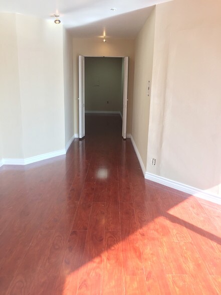 More Photos Of 5101 Santa Monica Blvd, Los Angeles Storefront Retail Office For Lease