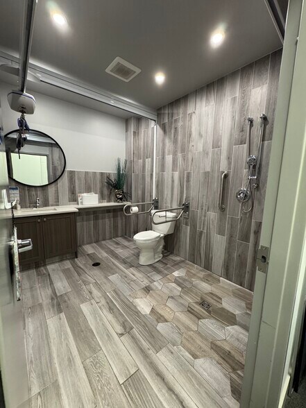 More Photos Of 11767 225th St, Maple Ridge Storefront Retail Office For Sale