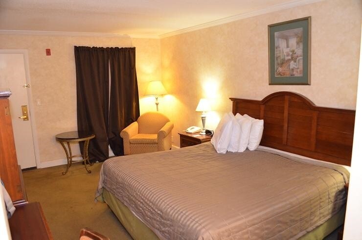 More Photos Of 2759 Mount Pleasant St, Burlington Hotel For Sale