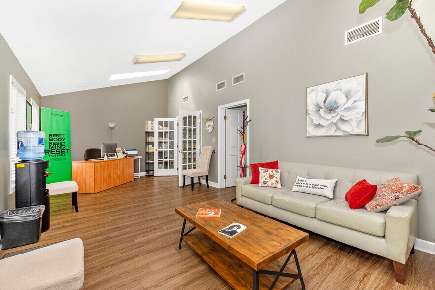 More Photos Of 360 Mill St, Hagerstown Office For Sale