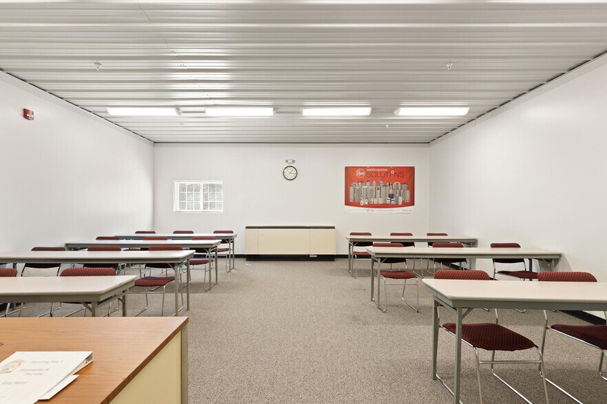 More Photos Of 109 Towle Farm Rd, Hampton Industrial For Sale