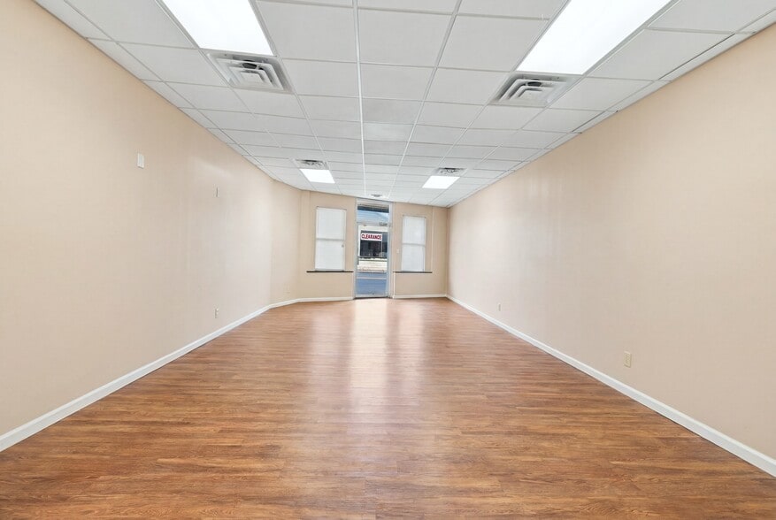 More Photos Of 3506 Memorial Ave, Lynchburg Office For Sale