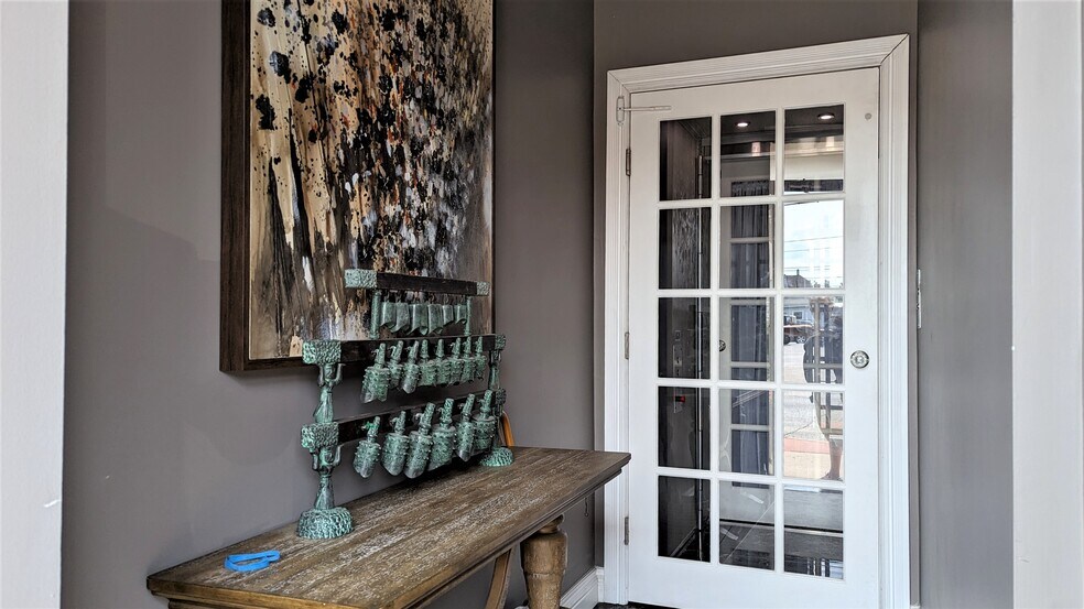 More Photos Of 816 Erie St E, Windsor Storefront Retail Residential For Sale