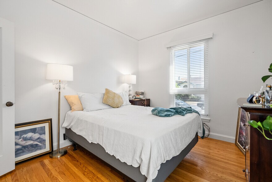 More Photos Of 1217 Capuchino Ave, Burlingame Apartments For Sale