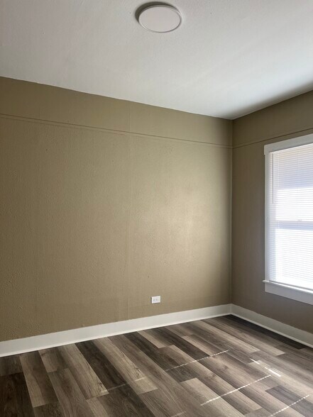 More Photos Of 14018 Old Corpus Christi rd, Elmendorf Warehouse For Lease