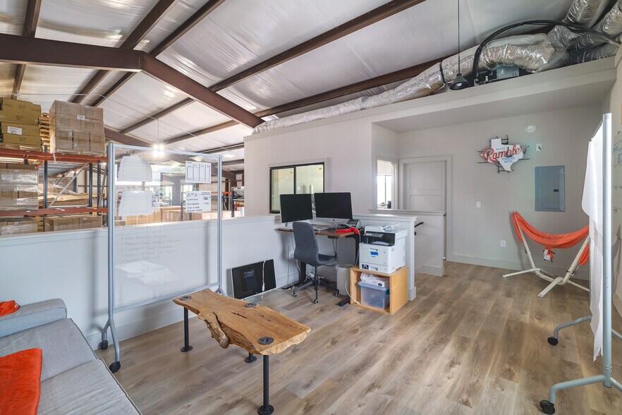 More Photos Of 15210 Fitzhugh Rd, Austin Warehouse For Sale