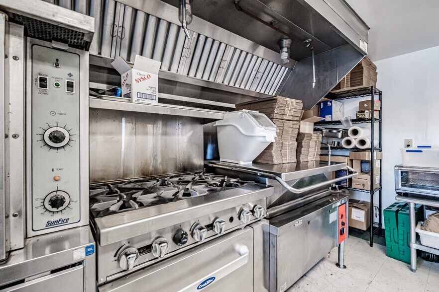 More Photos Of 150 US ROUTE 1, Freeport Fast Food For Sale