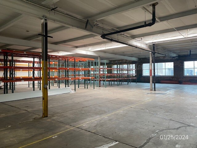 More Photos Of 15 N 9th Ave, Maywood Warehouse For Lease