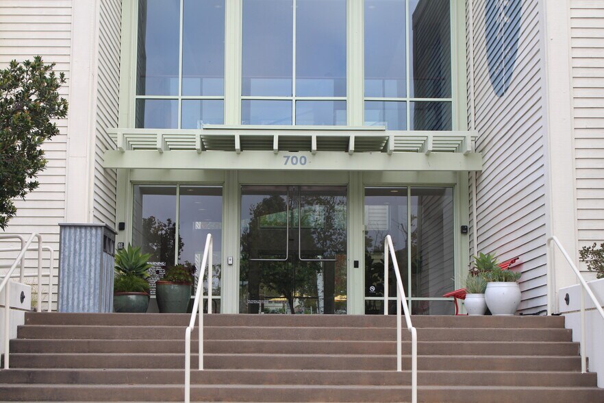 More Photos Of 700 Larkspur Landing Cir, Larkspur Office For Sale