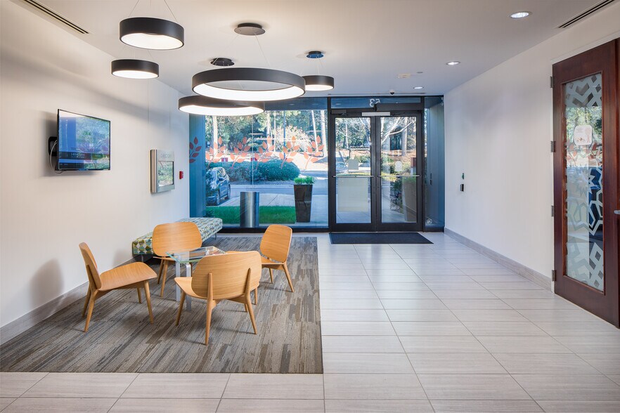 More Photos Of 53 Perimeter Ctr E, Atlanta Office For Lease