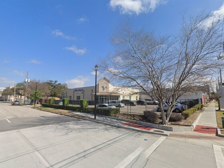 More Photos Of 2207 Crawford St, Houston Medical For Lease