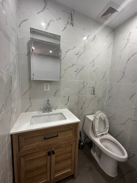 More Photos Of 20 Rockaway Ave, Brooklyn Storefront Retail Residential For Lease