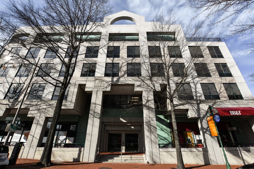 More Photos Of 2700 S Quincy St, Arlington Office For Lease