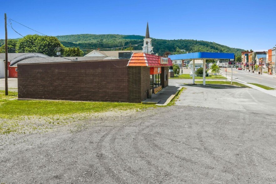 More Photos Of 2 E Main St, Canisteo Convenience Store For Sale