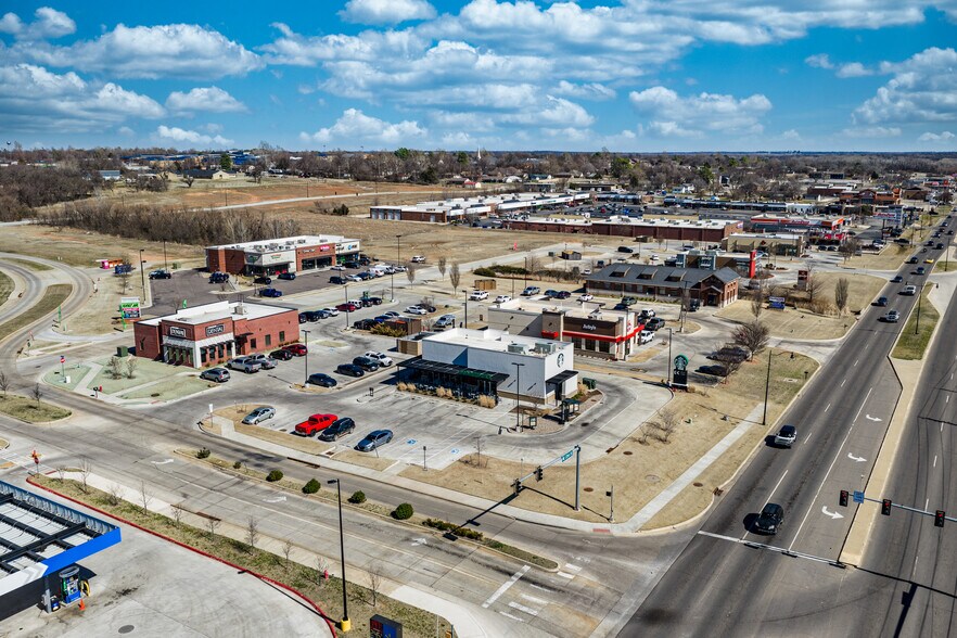 More Photos Of 14307 NE 23rd St, Choctaw Restaurant For Sale