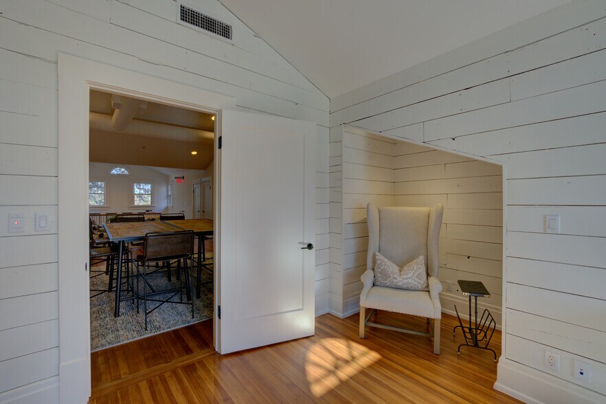 More Photos Of 904 San Antonio St, Austin Office For Lease