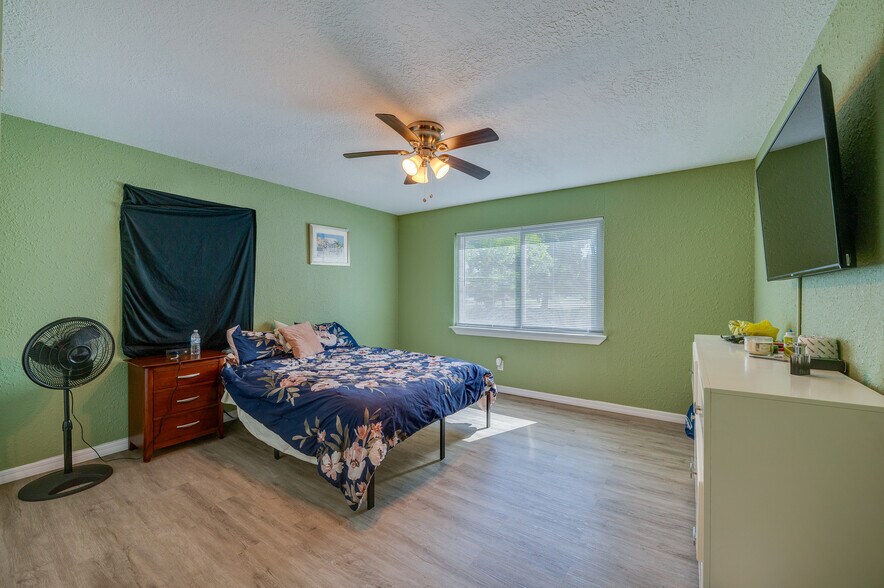 More Photos Of 116 Center St, Daytona Beach Office Residential For Sale