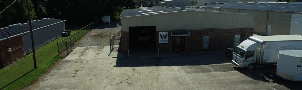 More Photos Of 2708 S Ruby Ave, Gonzales Warehouse For Lease