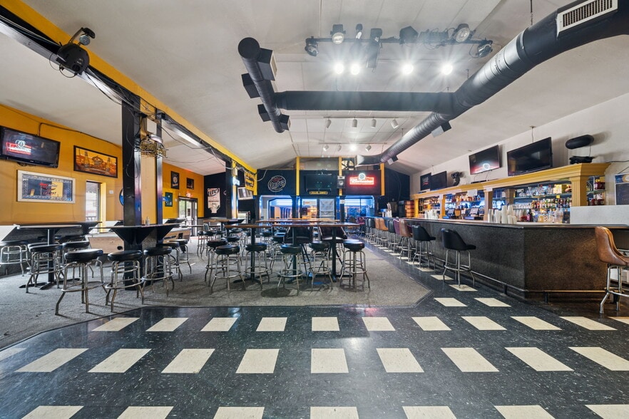 More Photos Of 951 Old Frankstown Rd, Pittsburgh Restaurant For Sale