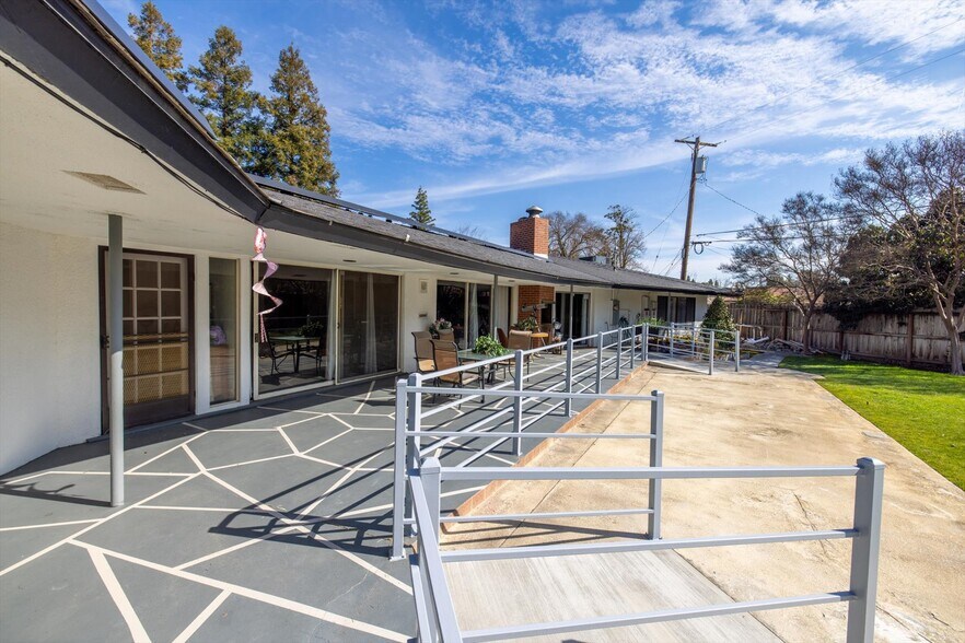 More Photos Of 1415 W Scott Ave, Fresno Assisted Living For Sale